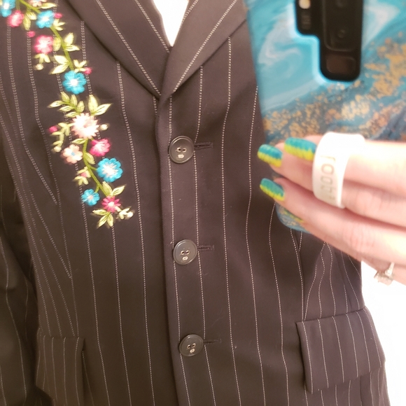 Escada Vintage Blazer Embroidered Pinstriped Size 10 NWT - Picture 3 of 16